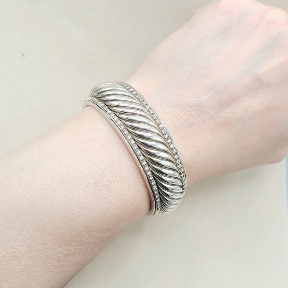 Elegant Silver Cuff Bracelet - Picture 8 of 10